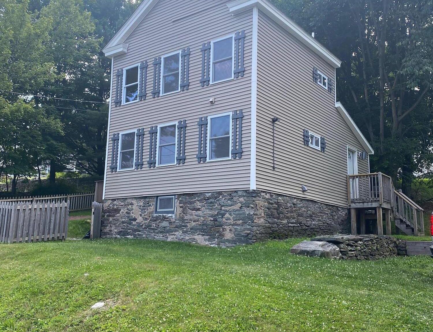 218 Terrace St, Honesdale, PA 18431 Zillow