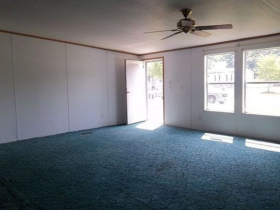 3rd image of 301 River Bend Dr