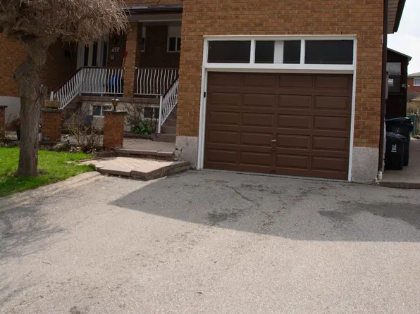 30 Clubhouse Ct, Toronto, ON M3L 2K5
