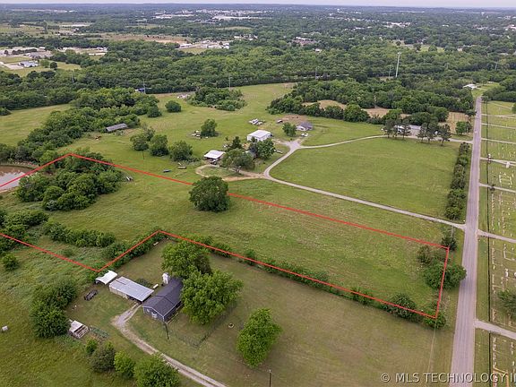 2nd image of Cemetery Rd