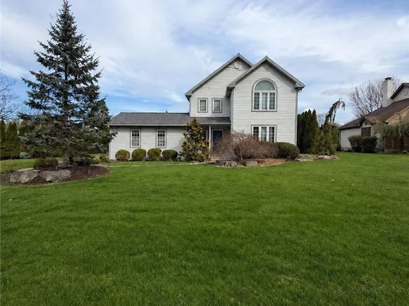 1011 Johnston Dr, Bethlehem, PA 18017