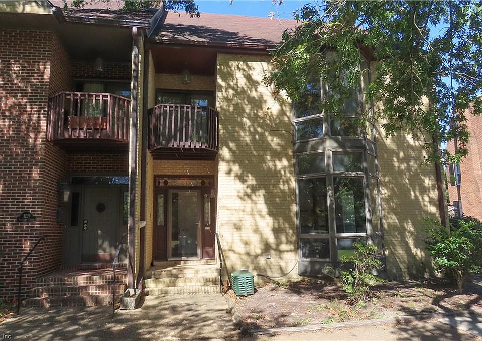 1st image of 1233 Botetourt Gdns