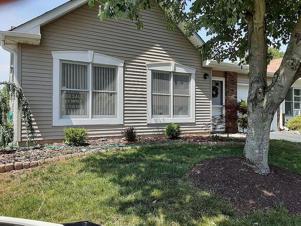 1st image of 40 Buttonwood Ct