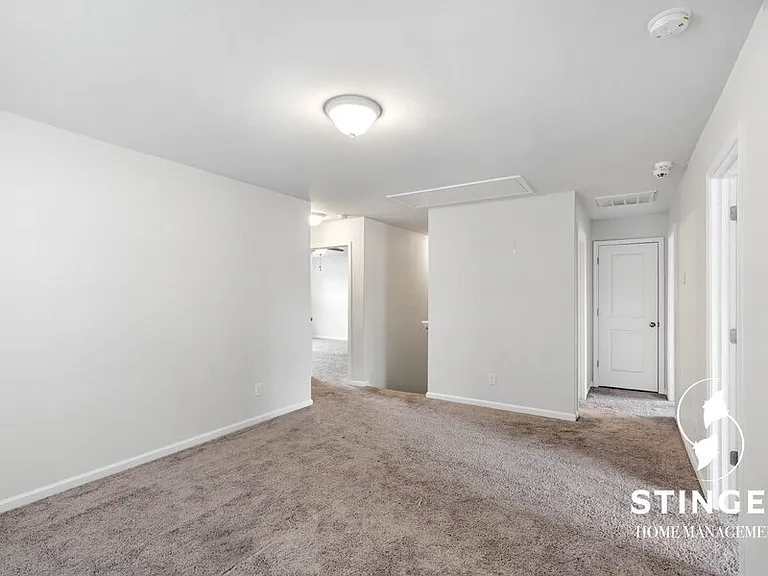21 Chestnut St — Photo 16