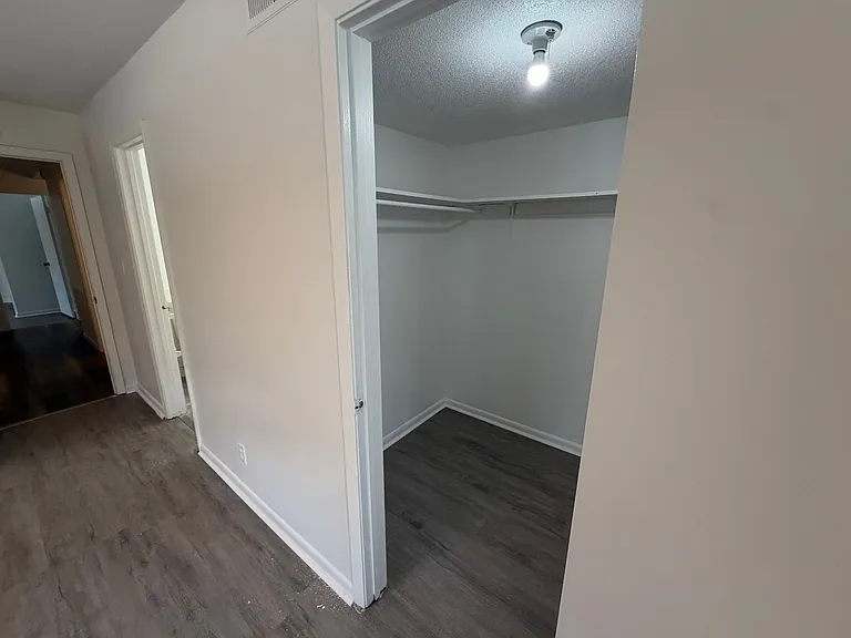 2101 Ottawa St — Photo 110