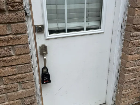 33 Lacewood Cres, Brampton, ON L6S 3K3