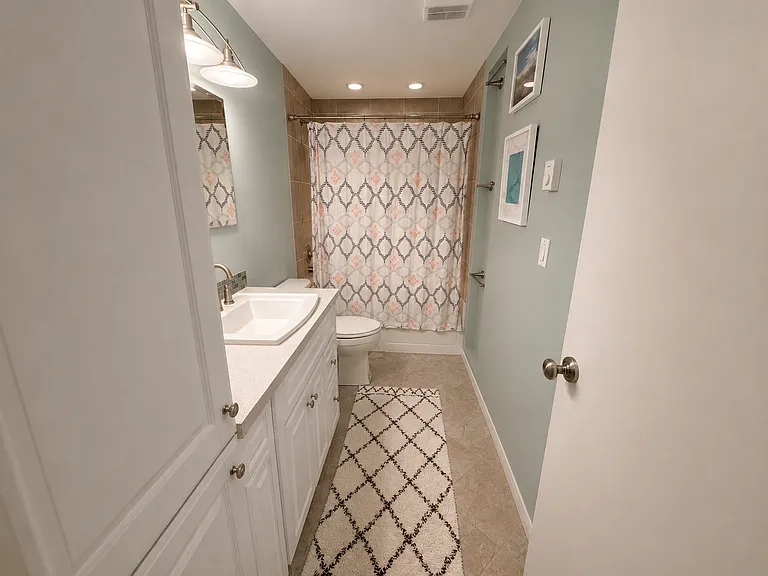 8430 SW 37th Ave — Photo 10