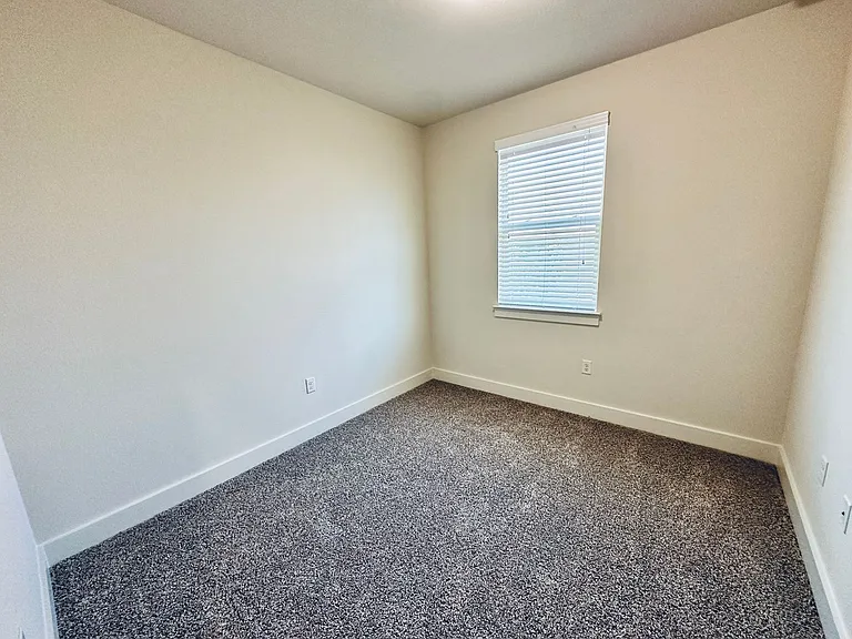 2216 Creekside Ln — Photo 23
