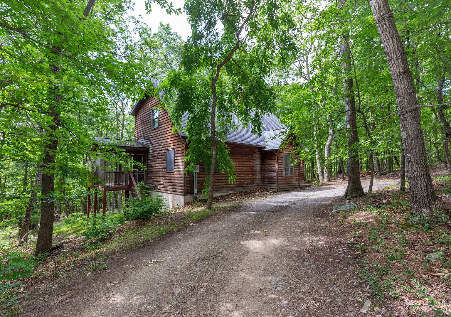 2 Bed, 2 Bath, Single Family Home in Berkeley Springs, WV — Photo 1