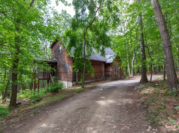 148 S Fieldstone Ln, Berkeley Springs, WV 25411