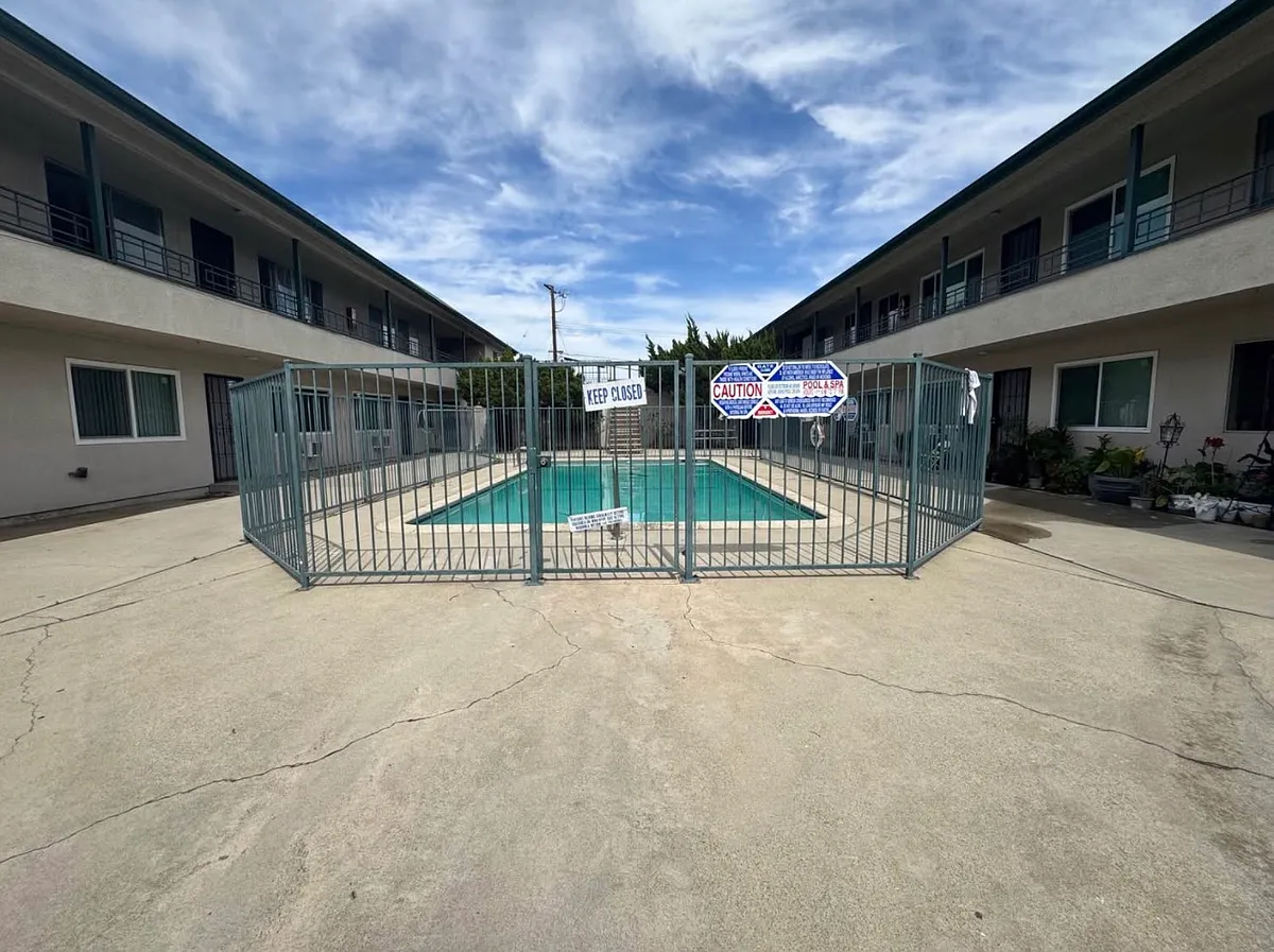 Building Photo - 780 Spruce Ave #24