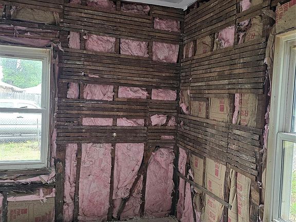 3rd image of 1517 W Walnut Ave
