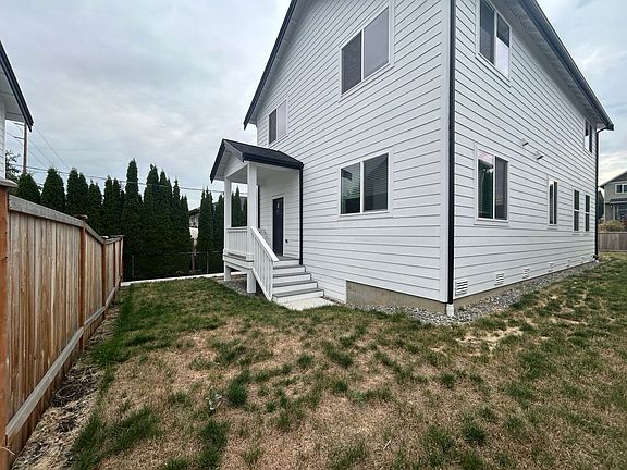 3rd image of 3828 S Cushman Ave