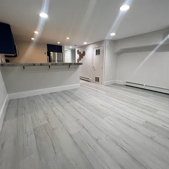 571 E Broadway #1 — Photo 2
