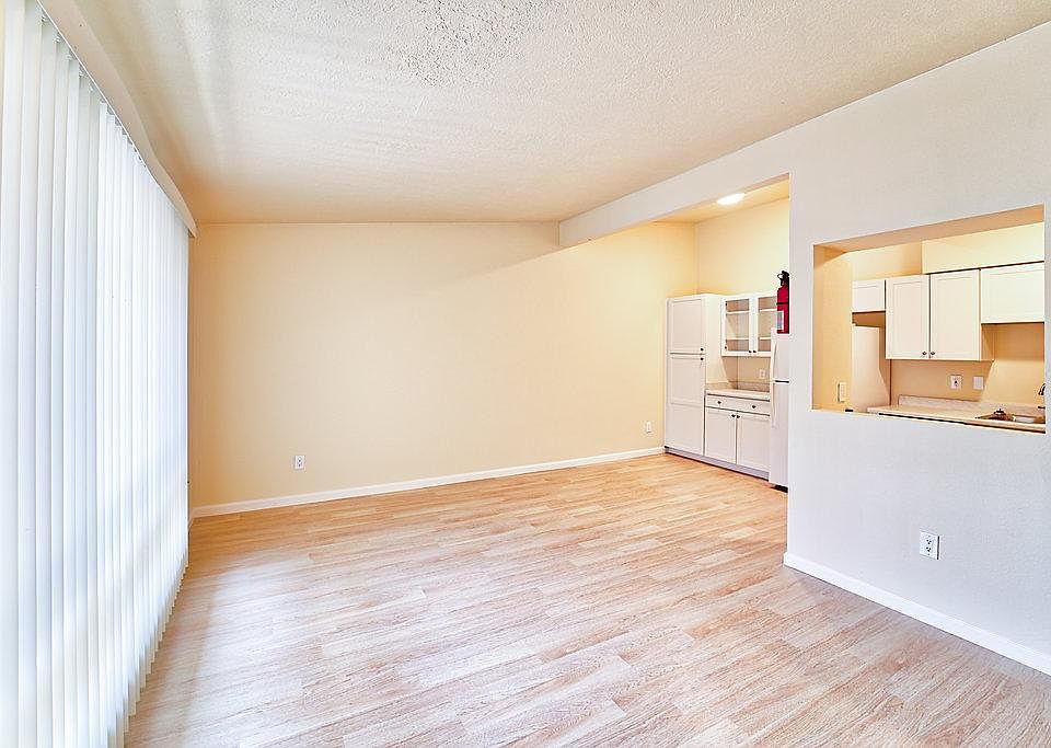1st image of 2713 Wyoming Blvd NE APT 36