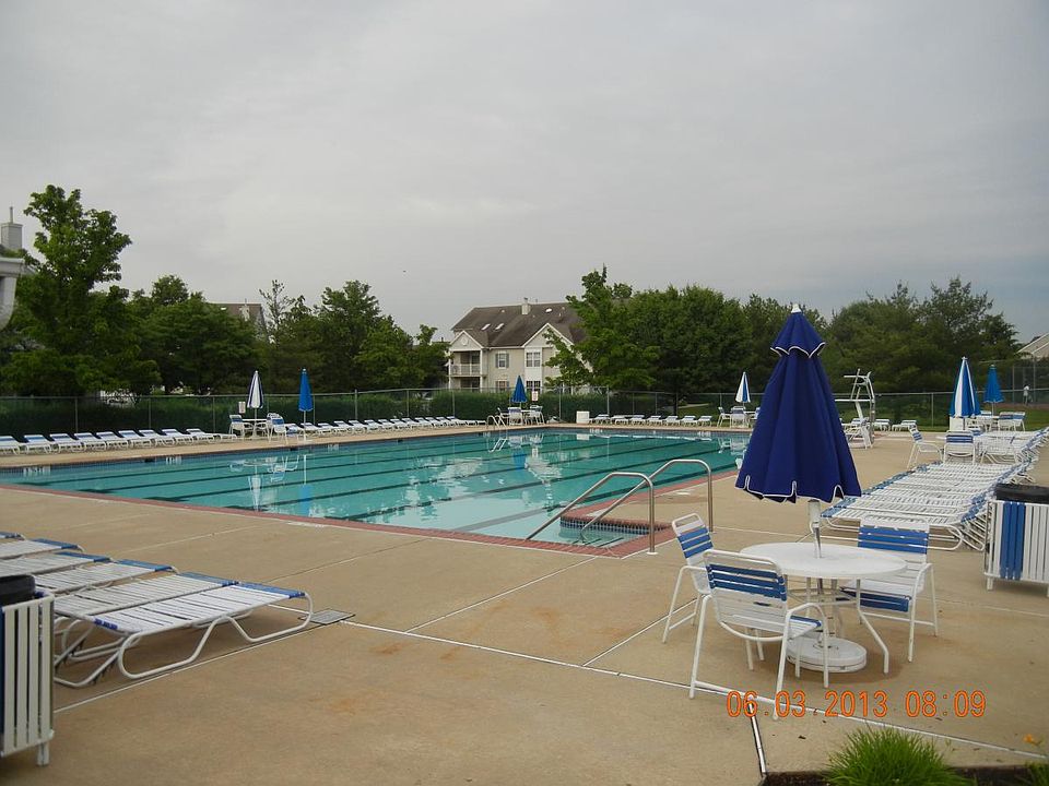 View of the pool.
