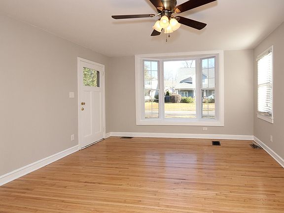 2nd image of 450 Melbourne Ct