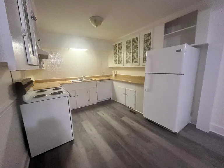 208 Price St — Photo 5