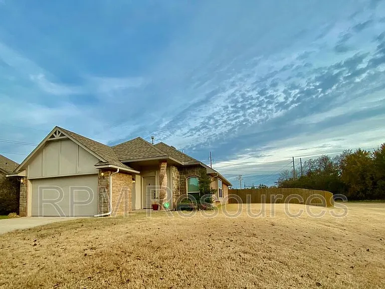 2312 Frisco Way — Photo 2