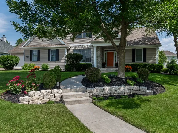 5368 Griffin Ln, Bettendorf, IA 52722