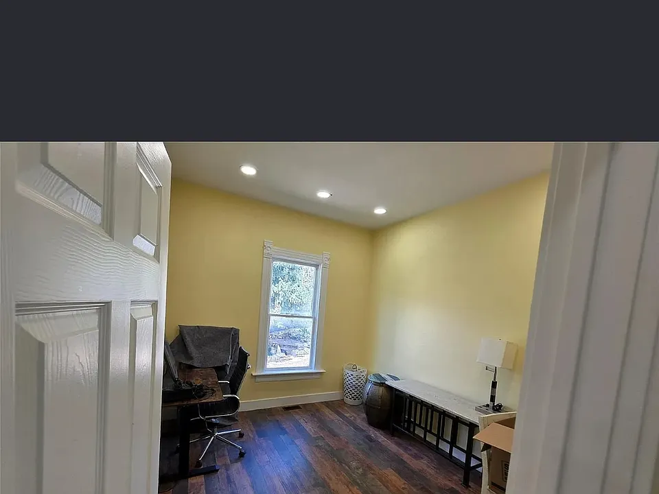 102 E 1st High St