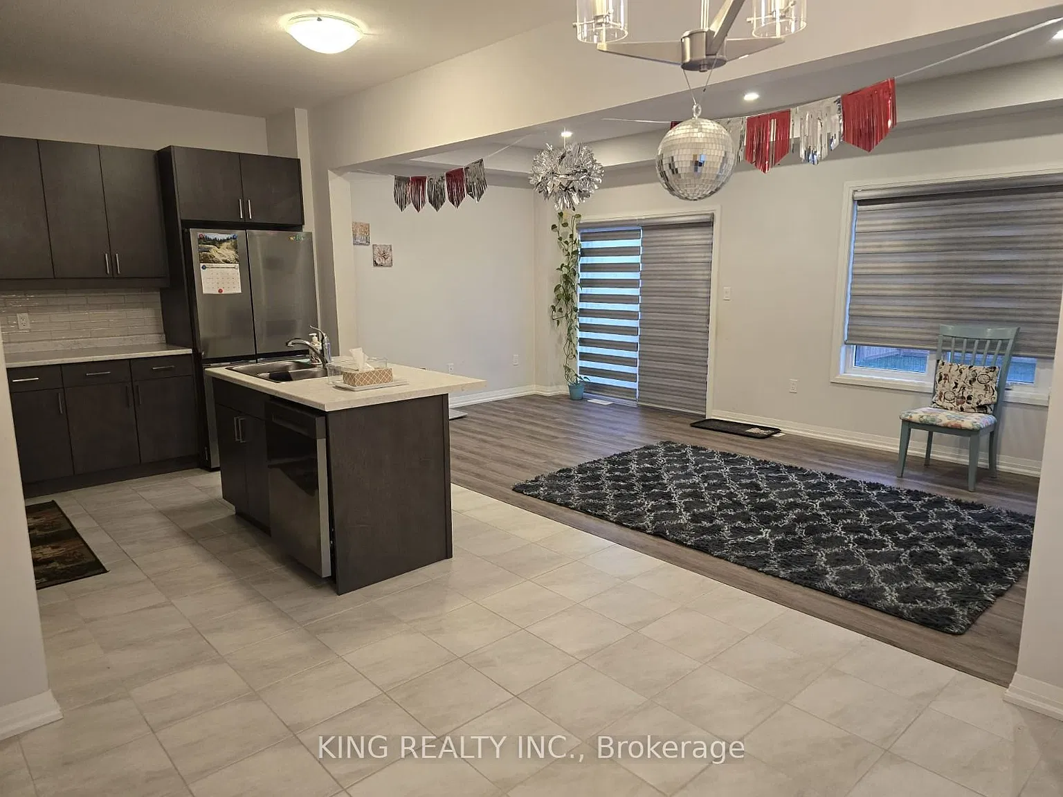 4 bed, $2,550 — Photo 4