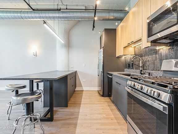 4th image of 221 E Cullerton St APT 404