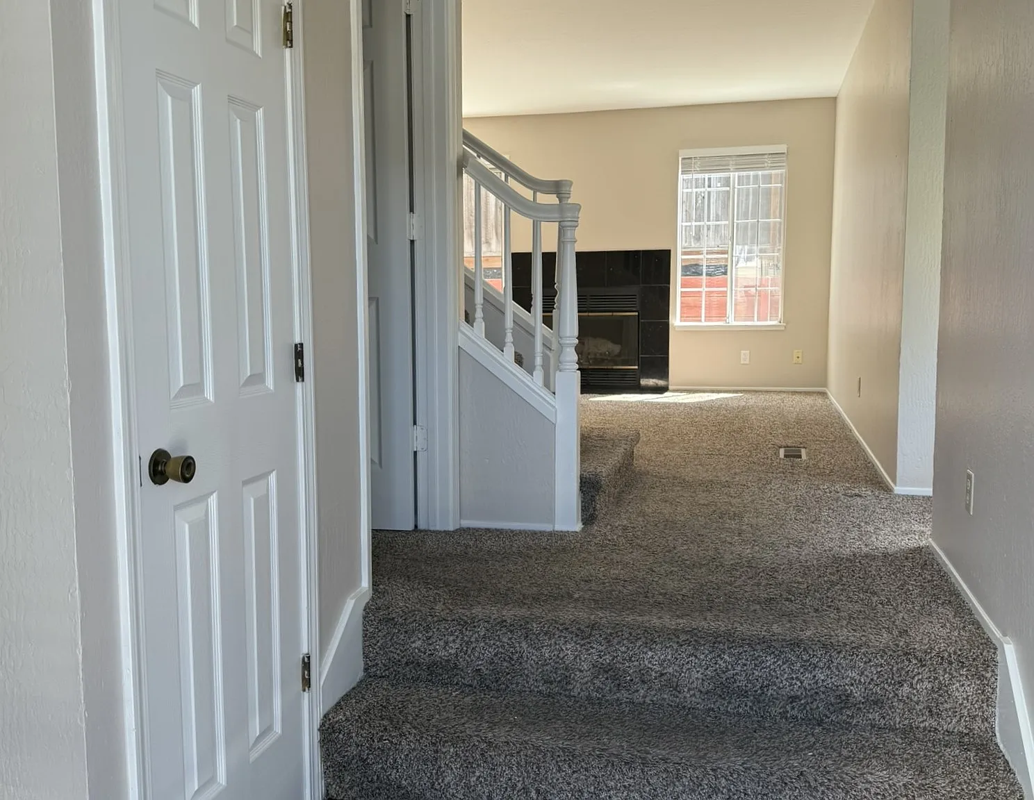 3 bed, 2.5 bath, 1626 sqft, $3,500 — Photo 2