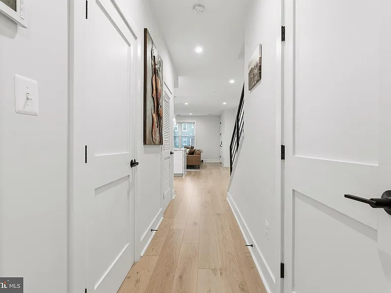1722 W Virginia Ave NE #2 — Photo 19
