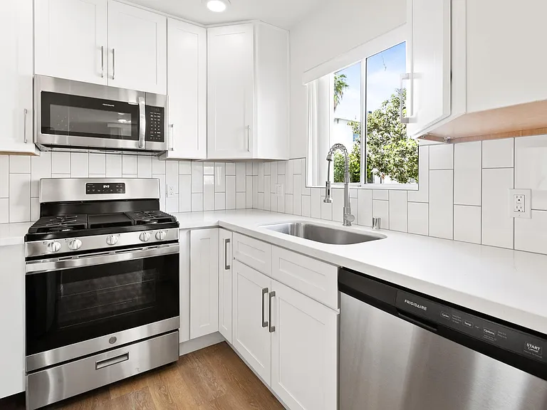 10376 Almayo Ave — Photo 80