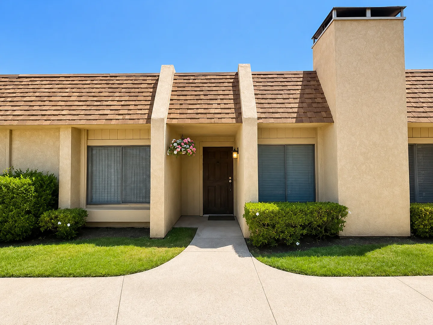 55+ Single Story Condo in Hemet — Photo 1