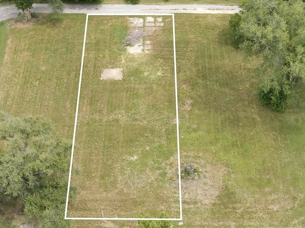 2 10th Ave, Leavenworth, KS 66048