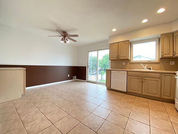 4th image of 487 Barlow Ave