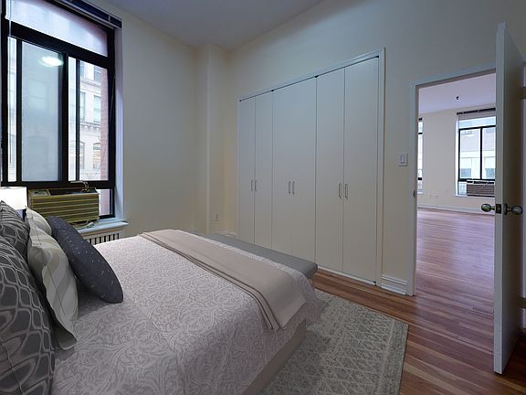 3rd image of 1 Astor Pl APT 2T