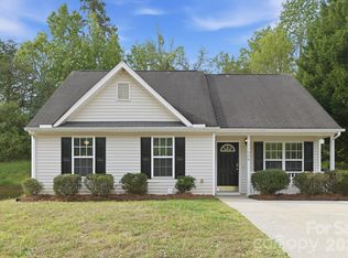 11026 Olde English Dr, Charlotte, NC 28216