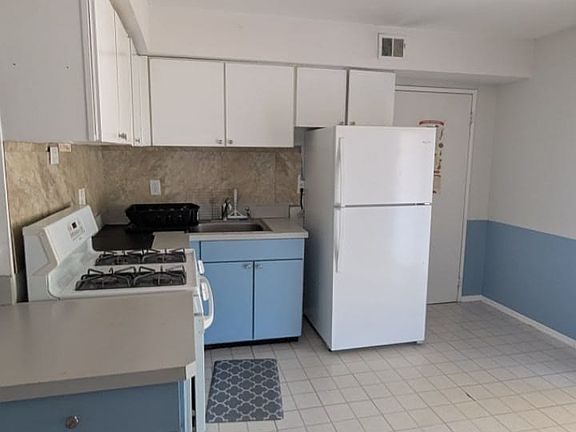 5th image of 161 Evergreen Rd Unit 14-B