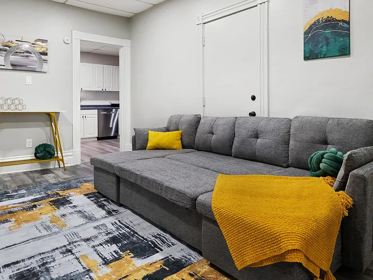 535 Gross St #1 — Photo 6