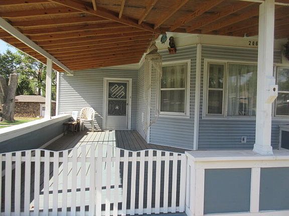 5th image of 206 E Conner Ave