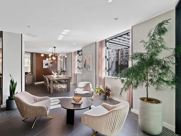 445 W 35th St #2M — Photo 13