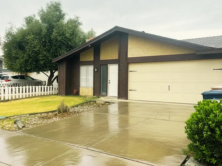 2616 Loch Ness Ct — Photo 2