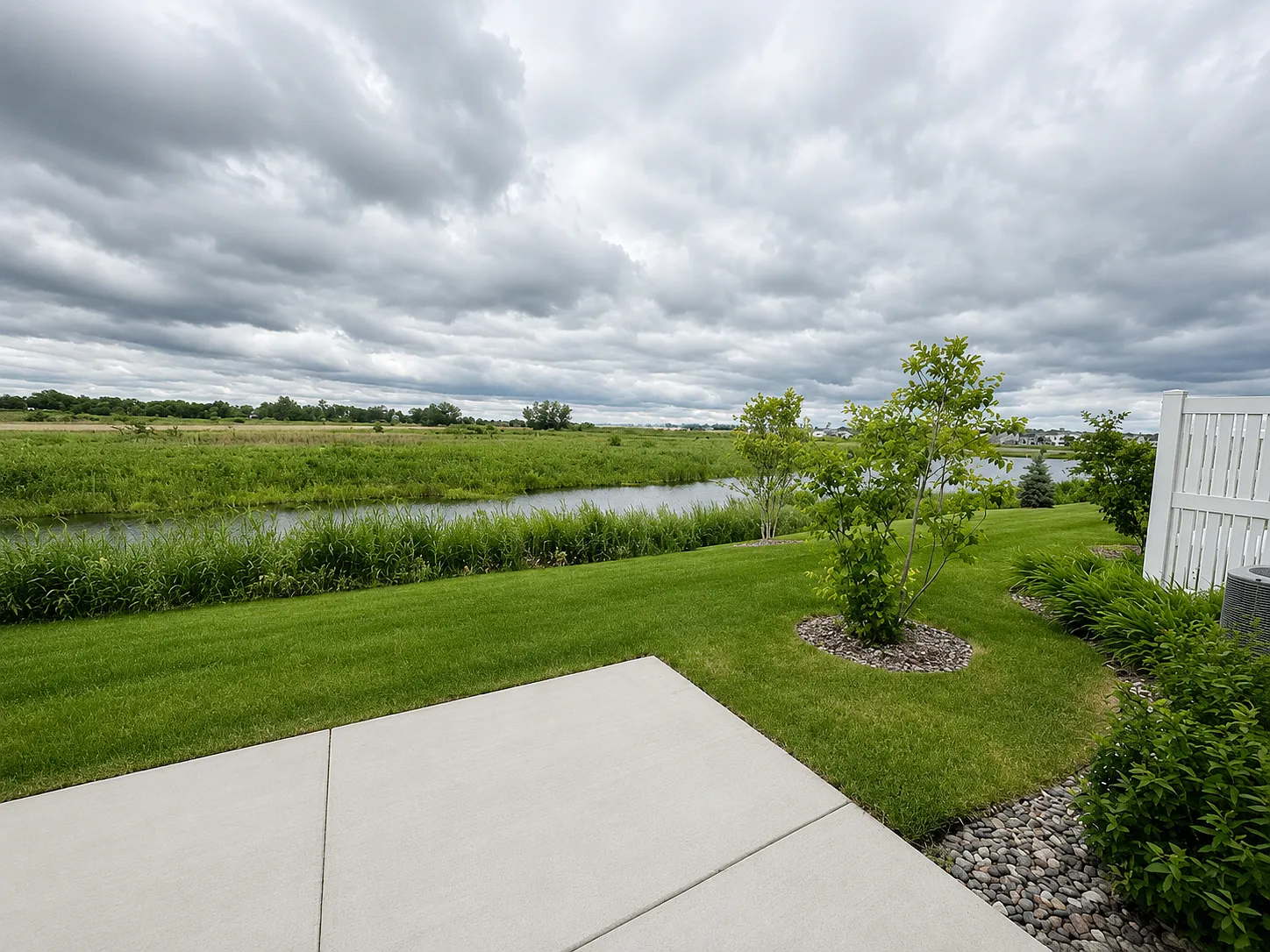Excellent 3BR/3BA town home! — Photo 4