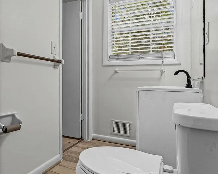 6096 Hillpine Dr — Photo 23
