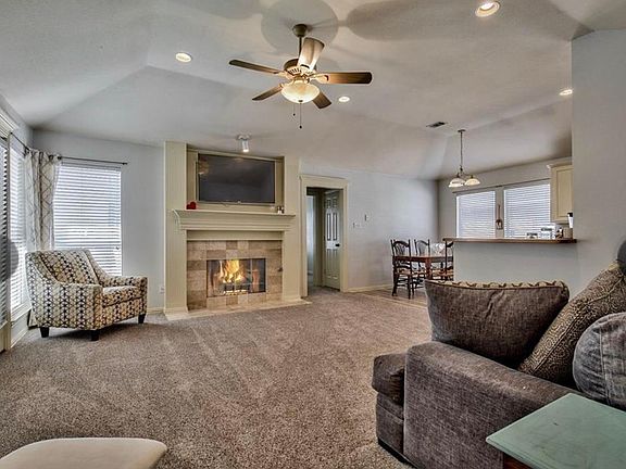 3rd image of 4720 Baytree Dr