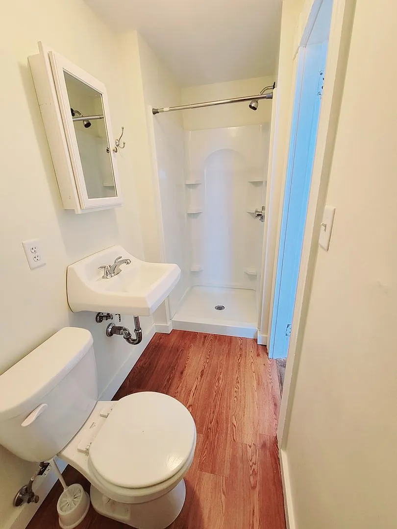 123 High St. — Photo 3