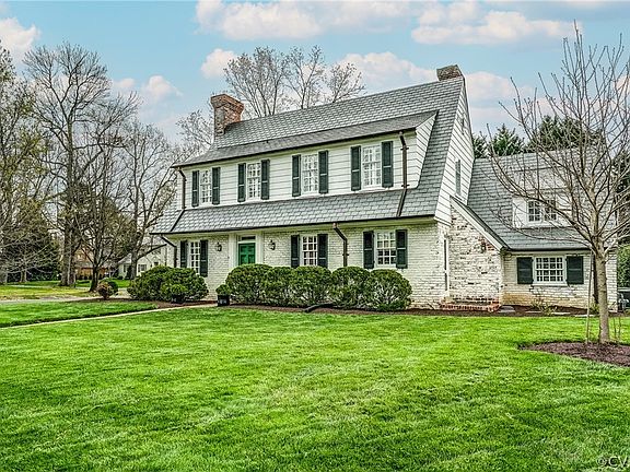 3rd image of 113 W Oxford Cir