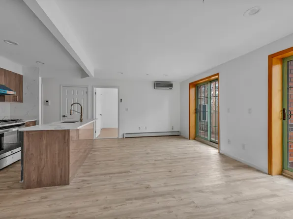 134-43 Maple Avenue image 2 of 14