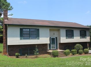 205 Inglewood Dr, Morganton, NC 28655
