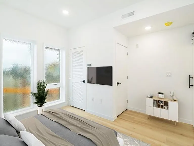 2720 N Hope St — Photo 6