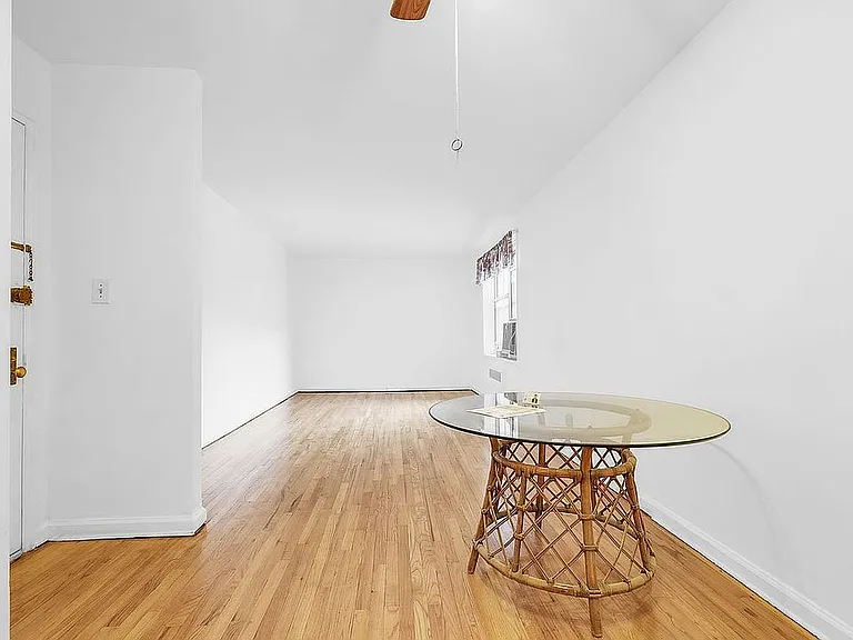 26-21 Union St #2F — Photo 4