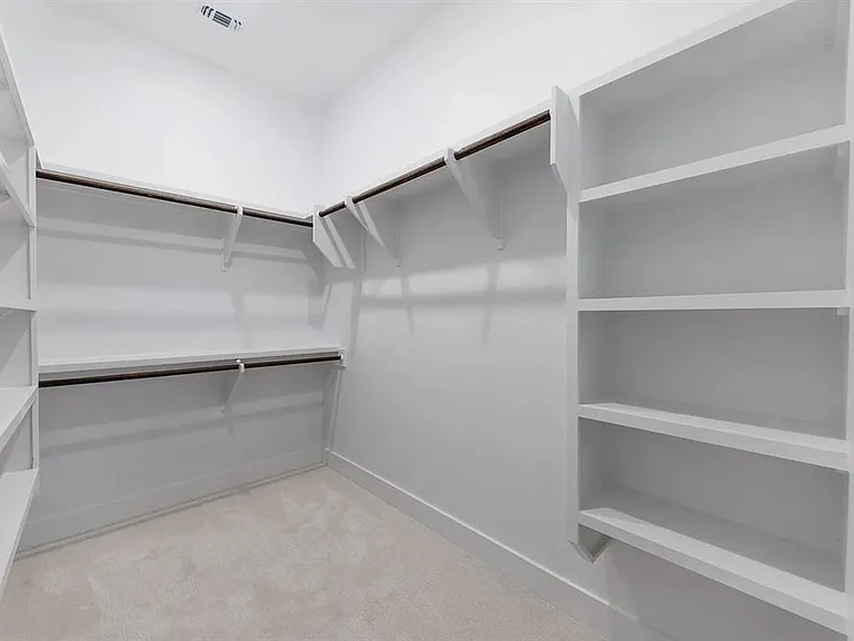 110 Pennybacker Ln — Photo 10